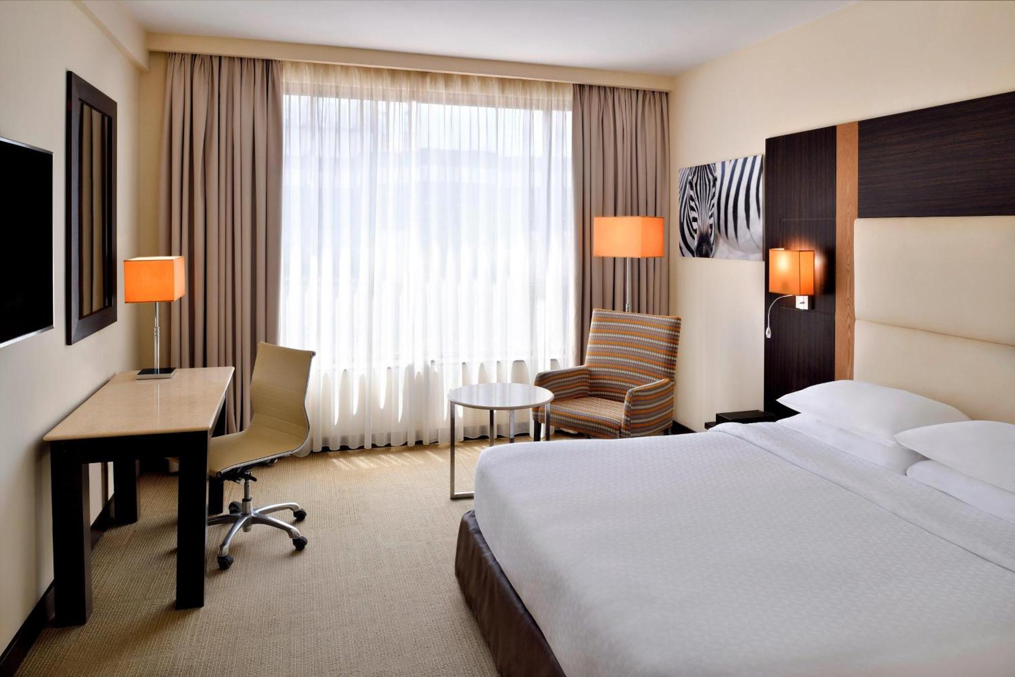 Four Points By Sheraton Nairobi Hurlingham Extérieur photo