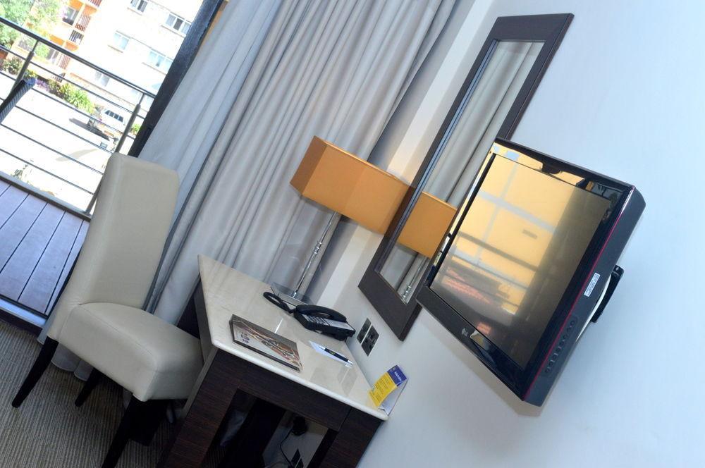 Four Points By Sheraton Nairobi Hurlingham Extérieur photo