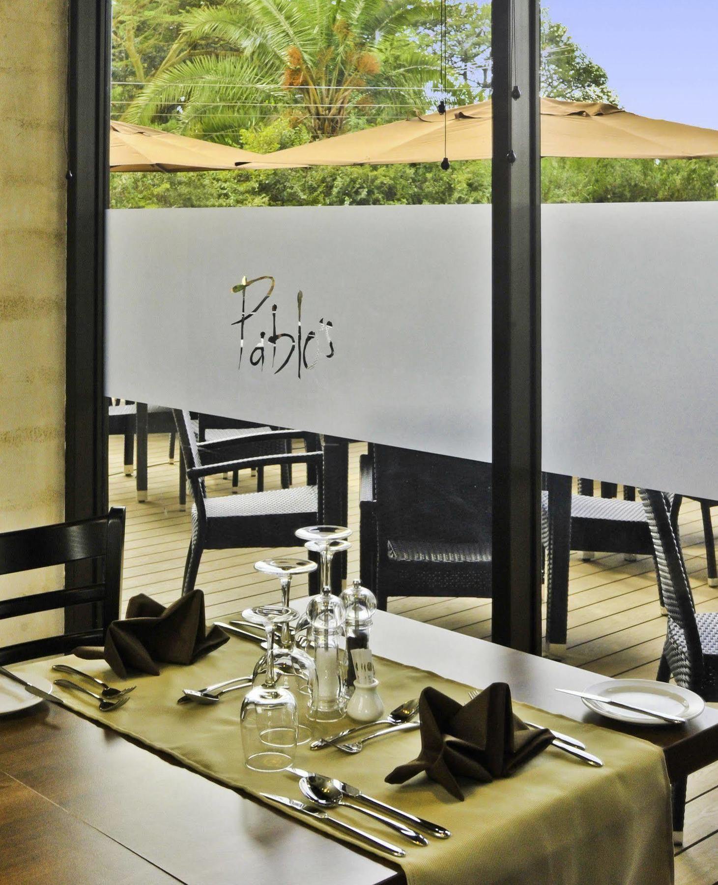 Four Points By Sheraton Nairobi Hurlingham Extérieur photo